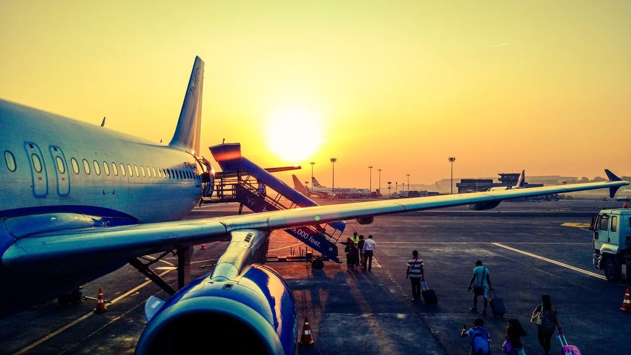 5 Horrifying Facts about Airplane