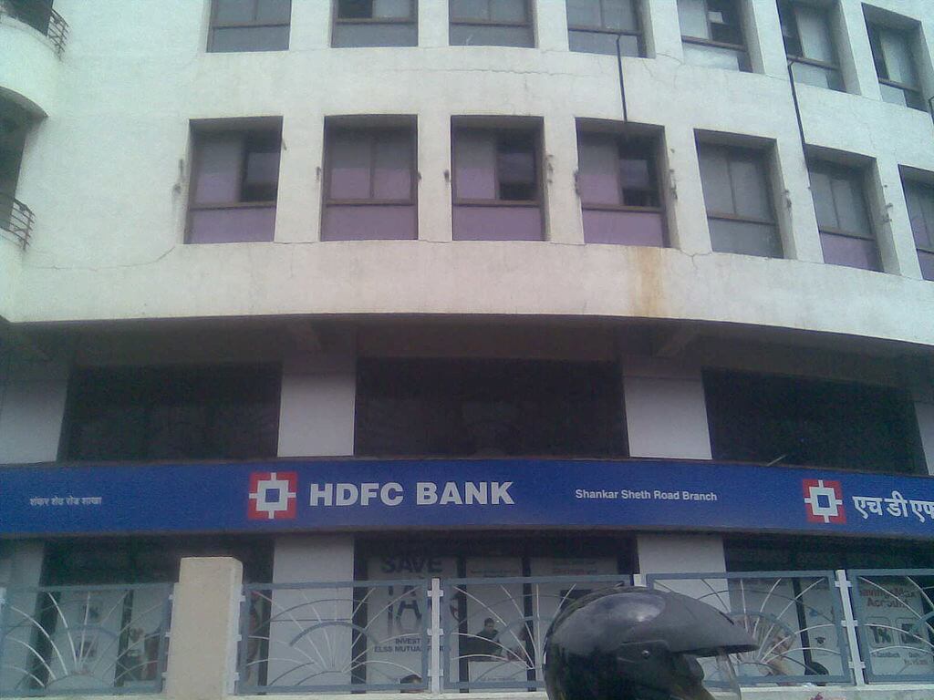 HDFC Sends Summon Notice via Email and WhatsApp