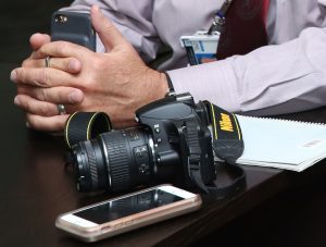 Top 10 Indian Journalists (2025): Influence, Salary & Popularity